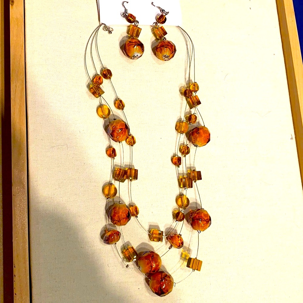 BOUTIQUE ORANGE STONE AND BEADED TRI LAYER NECKLACE AND MATCHING EARRINGS SET